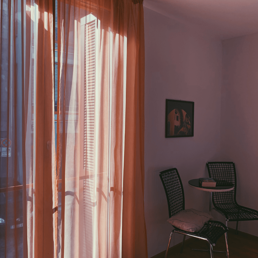 Decorate your room with curtains